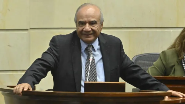 Héctor Carvajal, abogado de Petro, elegido magistrado de la Corte Constitucional Héctor Carvajal, abogado de Petro, elegido magistrado de la Corte Constitucional