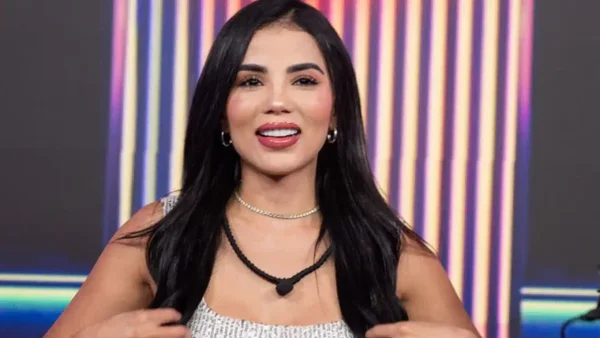 ¡Deslumbrante! Karina García se robó todas las miradas en importantes entrevistas: fans quedaron encantados