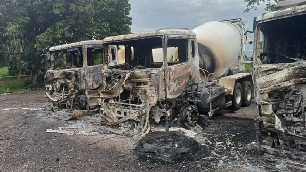 Hombres del ELN quemaron 32 vehículos y maquinaria amarilla en autopista del Río Grande, Cesar