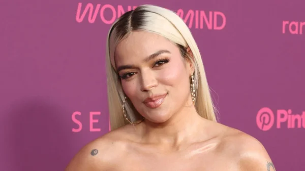 “Grabar a -11 grados”: Karol G revela el detrás de cámaras de su más reciente videoclip “Grabar a -11 grados”: Karol G revela el detrás de cámaras de su más reciente videoclip