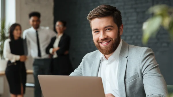 Colombianos trabajarían cuatro días a la semana y descansarían tres: esto dice la propuesta de la nueva reforma laboral