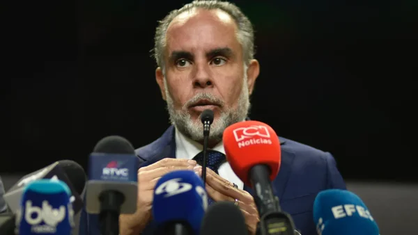 ¿Se puede sacar la consulta popular por decreto? Esto responden senadores y abogados constitucionalistas