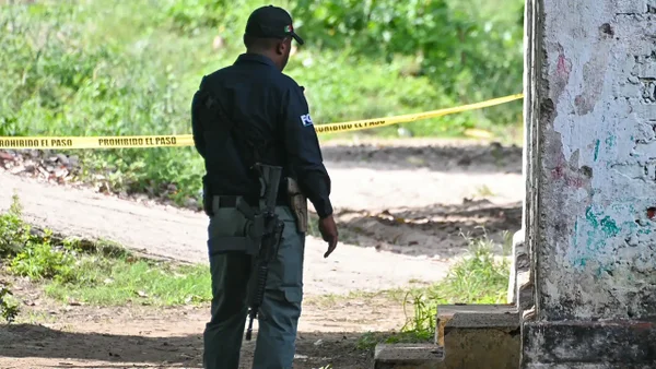 Atroz hallazgo en México: 17 cadáveres de desaparecidos estaban en una casa junto a machetes