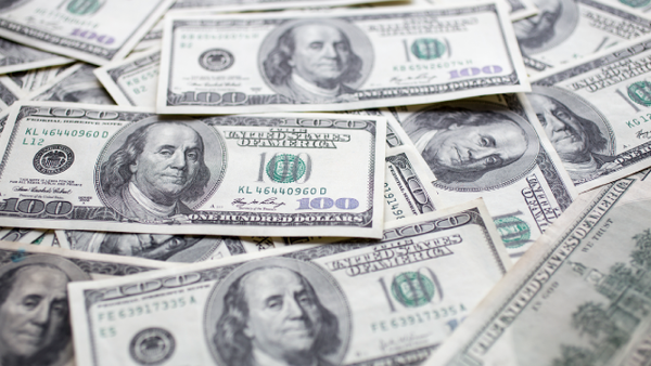 Precio del dólar sigue cayendo y tocó su nivel más bajo en dos meses: así abrió hoy jueves 29 de mayo