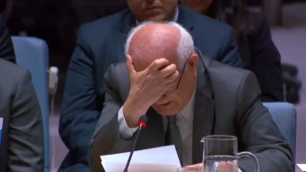 Representante de Palestina en la ONU rompió en llanto por muerte de niños en Gaza