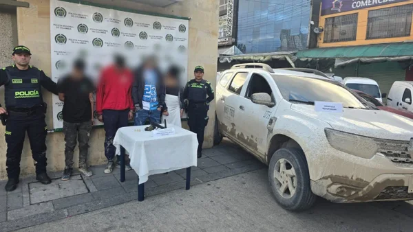 Delincuentes intimidaron con arma de fuego a una mujer y la despojaron de su vehículo: así ocurrió Delincuentes intimidaron con arma de fuego a una mujer y la despojaron de su vehículo: así ocurrió