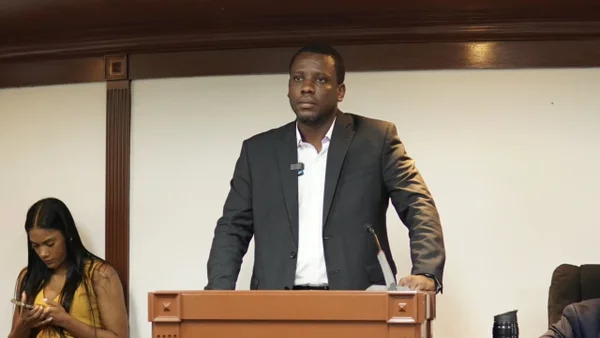 Gerente de Emcali denunció a líder sindical por actos de racismo: lo habría llamado esclavo Gerente de Emcali denunció a líder sindical por actos de racismo: lo habría llamado esclavo