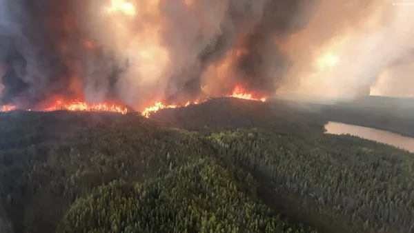 Canadá declara emergencia por incendios forestales en provincias del oeste