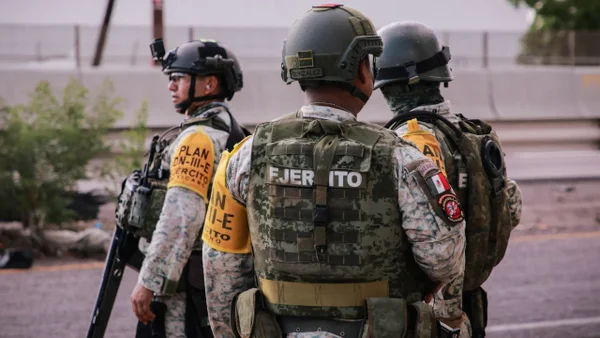 Exmilitares colombianos fueron detenidos en México tras explosión que mató a seis soldados