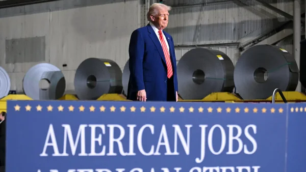 Donald Trump planea duplicar los aranceles al acero hasta el 50% Donald Trump planea duplicar los aranceles al acero hasta el 50%