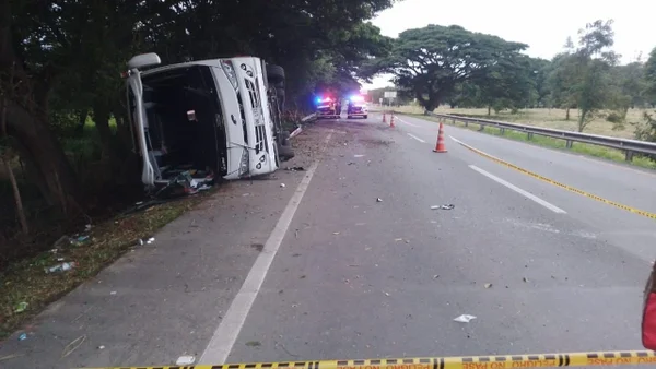 Una menor de edad muerta y 25 heridos por accidente vial en Zarzal, Valle del Cauca