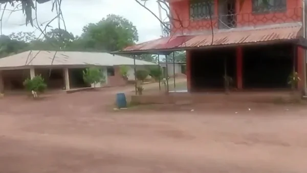 Combates entre disidencias en Guaviare tienen a más de 10.000 personas confinadas Combates entre disidencias en Guaviare tienen a más de 10.000 personas confinadas