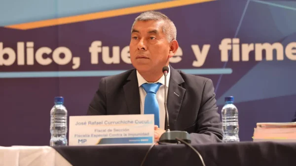 Habló Rafael Curruchiche, fiscal que pidió orden de captura contra Luz Adriana Camargo e Iván Velásquez