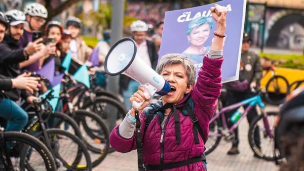 Claudia López inscribió su candidatura presidencial y oficializó su campaña 'Imparables'