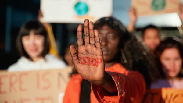 "No son bienvenidos": ataque racista interrumpió feria afro en parque de Bogotá
