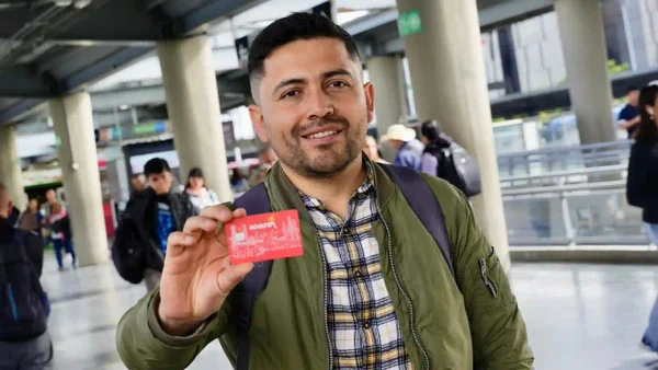 ¡Pasajes a $2.450! Transmilenio hizo oficial esta nueva tarjeta: así puede adquirirla