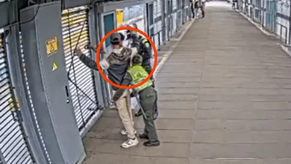 Cayó alias Heider en pleno Transmilenio: era ficha clave del Clan del Golfo y tenía orden de captura Cayó alias Heider en pleno Transmilenio: era ficha clave del Clan del Golfo y tenía orden de captura