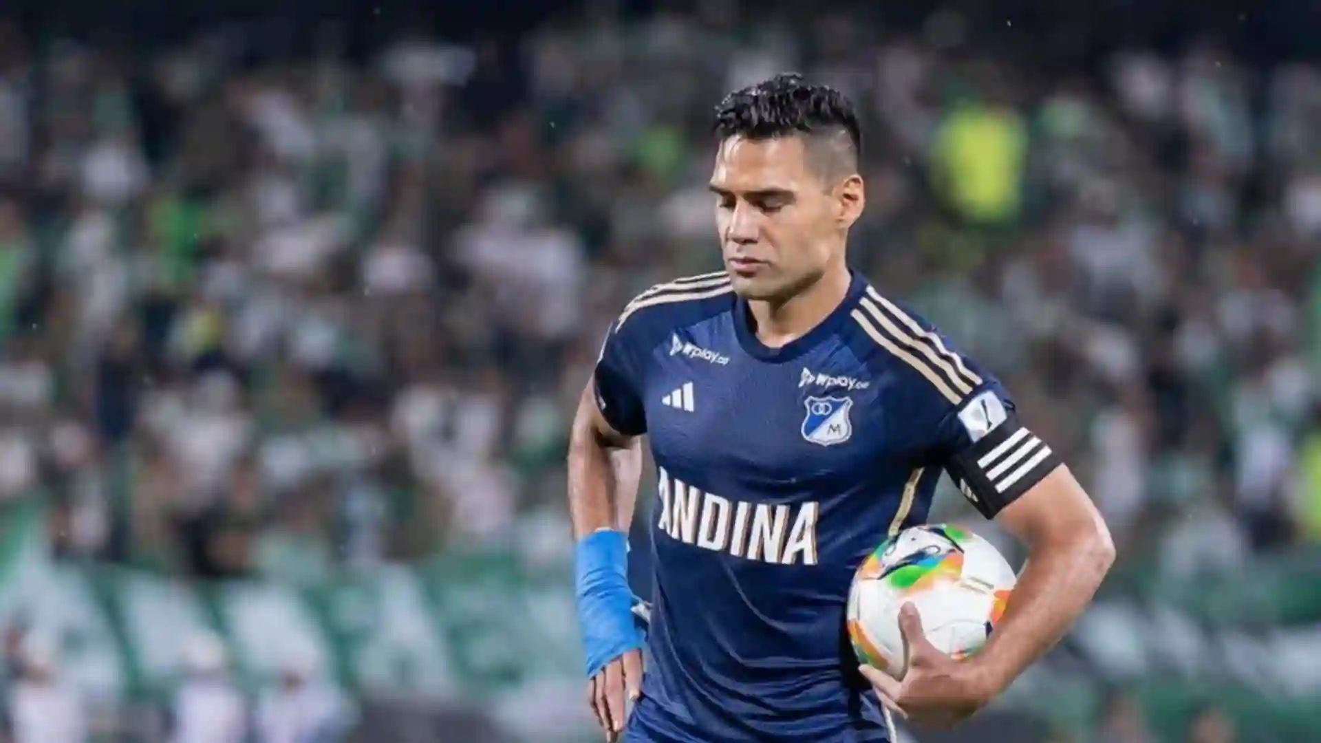 Falcao criticó la grama del estadio El Campín