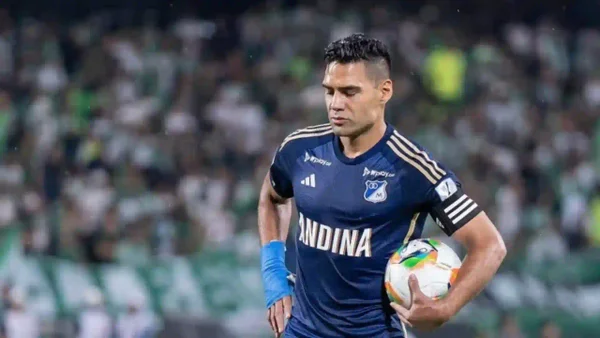 El insólito fallo de Falcao en el clásico capitalino ante Santa Fe: era el del descuento El insólito fallo de Falcao en el clásico capitalino ante Santa Fe: era el del descuento