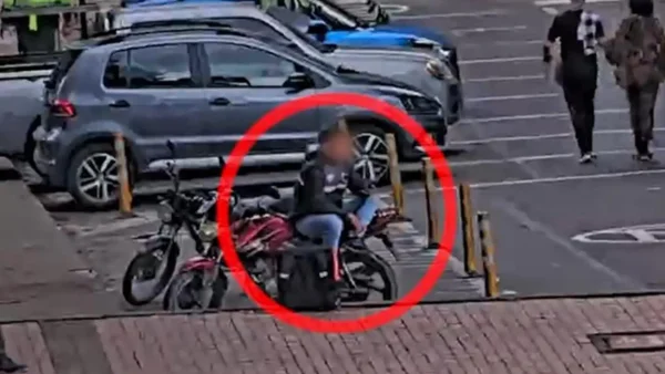 VIDEO: Falso domiciliario que vendía drogas fue capturado por el seguimiento de cámaras de seguridad VIDEO: Falso domiciliario que vendía drogas fue capturado por el seguimiento de cámaras de seguridad