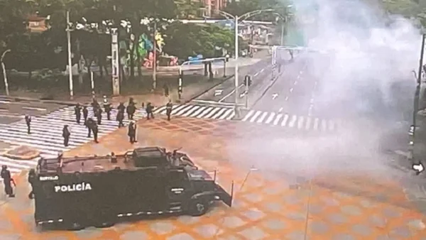 VIDEO | Encapuchados desatan disturbios en la U. de Antioquia: se suspendieron las clases