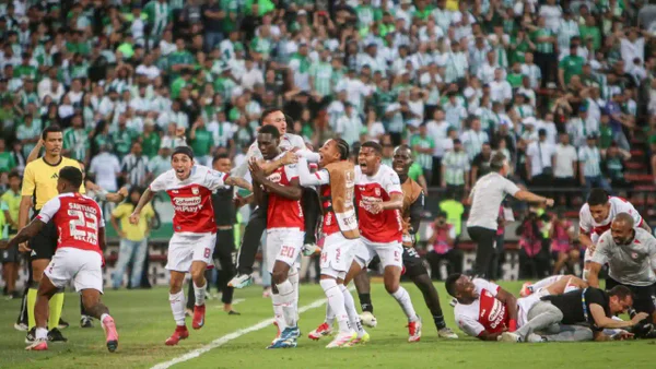 Jugada controversial de 'Chipi Chipi' terminó en victoria para Independiente Santa Fe: vea el golazo