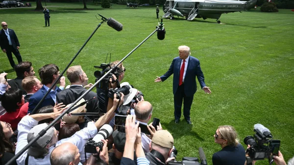 Donald Trump pidió arrestar al gobernador de California en medio de protestas migratorias Donald Trump pidió arrestar al gobernador de California en medio de protestas migratorias