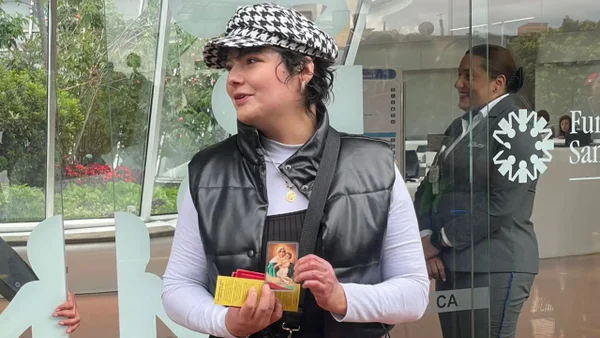 “Le traje la estampita que me salvó la vida”: Laura Villamil a la esposa de Miguel Uribe Turbay