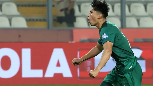 Bolivia no dejó ni respirar a Chile y abrió el marcador con un golazo de Terceros