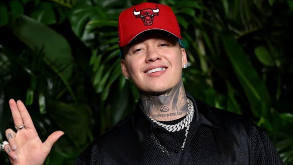 Blessd presenta su colección personalizada de tenis con reconocida marca deportiva Blessd presenta su colección personalizada de tenis con reconocida marca deportiva