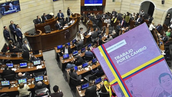 Reforma laboral tiene 8 días para ser aprobada en el último debate del Senado