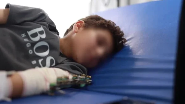 Crudo relato de un niño palestino de 11 años que perdió a su padre y nueve hermanos tras un ataque israelí