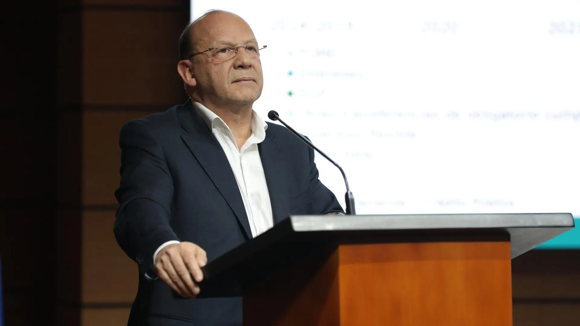 Germán Ávila ministro de Hacienda