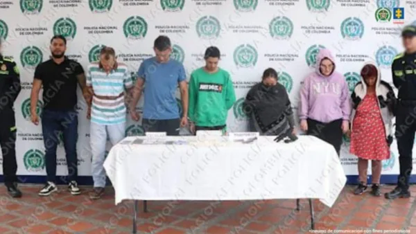 Judicializan a red narcotraficante que enviaba droga a Francia en el cuerpo de viajeros Judicializan a red narcotraficante que enviaba droga a Francia en el cuerpo de viajeros