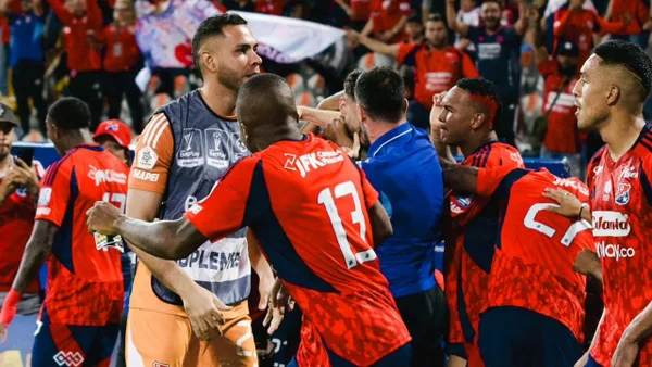 Terrible golazo de Léider Berrío para darle el paso al DIM a la final del FPC Terrible golazo de Léider Berrío para darle el paso al DIM a la final del FPC