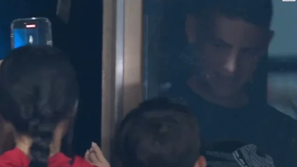 ¡Como un hincha más! James Rodríguez vio Medellín-Tolima en el Atanasio ¡Como un hincha más! James Rodríguez vio Medellín-Tolima en el Atanasio