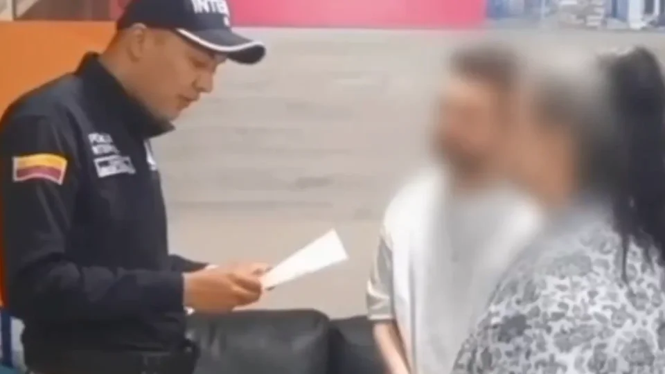 extraditados madre e hijo Honk Kong