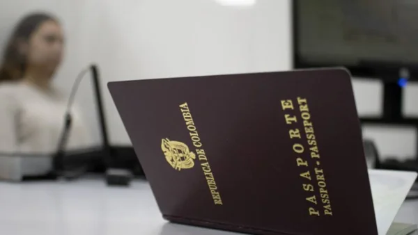 Gobierno evalúa urgencia manifiesta para contrato de pasaportes ante retrasos en ajustes Gobierno evalúa urgencia manifiesta para contrato de pasaportes ante retrasos en ajustes
