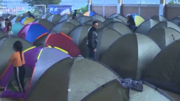 Bajo estas condiciones están viviendo los sobrevivientes a la avalancha en Bello