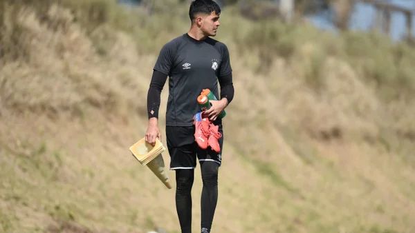Junior mantiene su tradición: el nuevo arquero uruguayo que llega al club