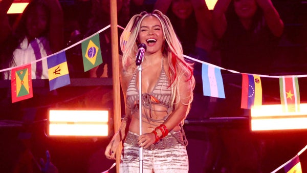 Karol G paraliza las calles de Nueva York al hacer repentina aparición Karol G paraliza las calles de Nueva York al hacer repentina aparición