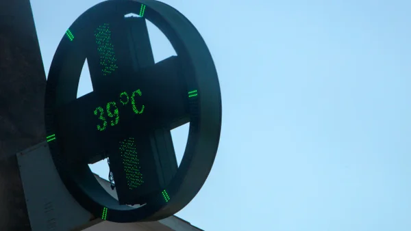 Intensa ola de calor en Europa empieza a generar incendios en Francia y Turquía