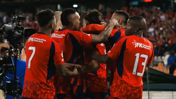 ¡Alegría en Medellín! Golazo de Fydriszewski pone a ganar al 'poderoso' en la final ante Santa Fe ¡Alegría en Medellín! Golazo de Fydriszewski pone a ganar al 'poderoso' en la final ante Santa Fe