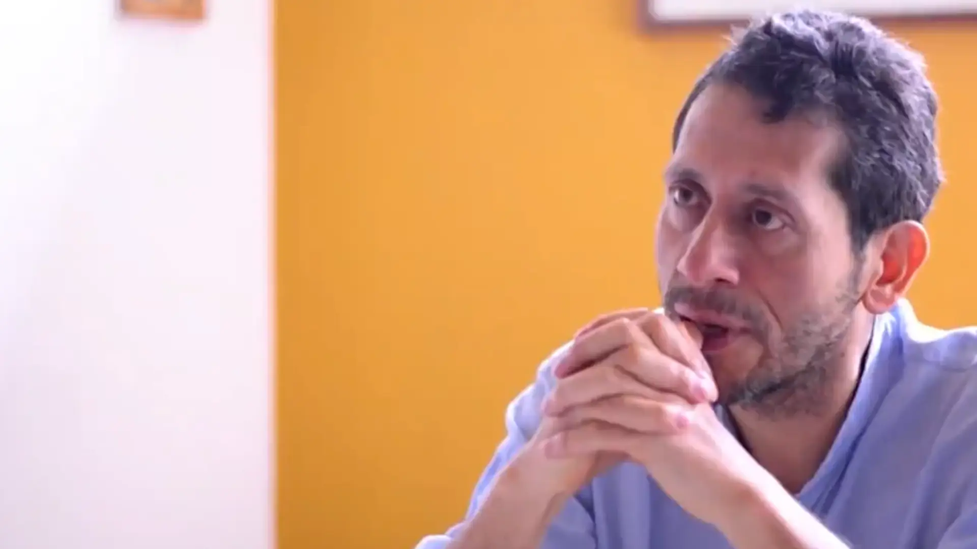 Profesor colombiano en Serbia.