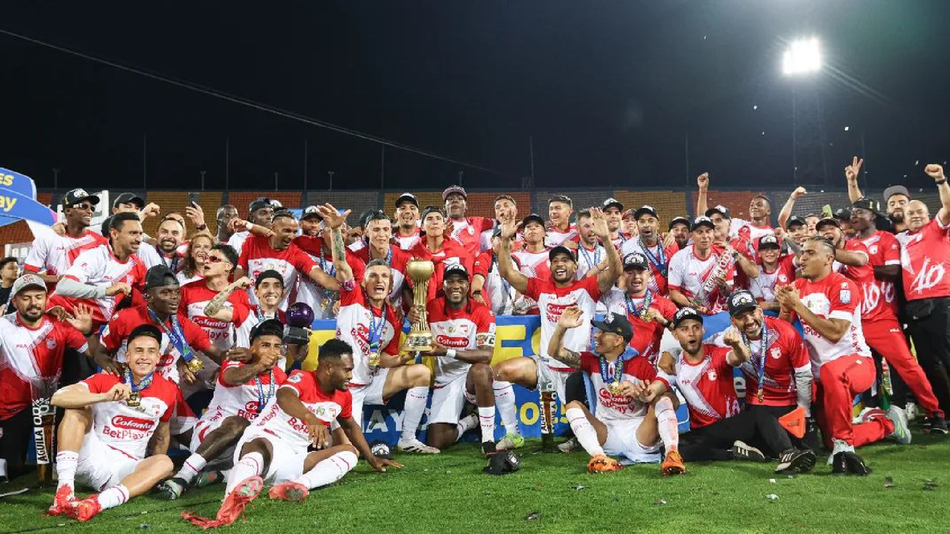 independiente-santa-fe-oficial-primer-jugador-se-despidio-del-club-y-confirmo-su-salida-para-liga-betplay-ii-2025