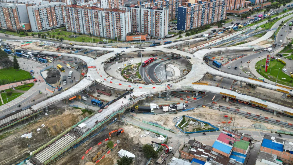 Glorieta en la avenida Ciudad de Cali, Bogotá.