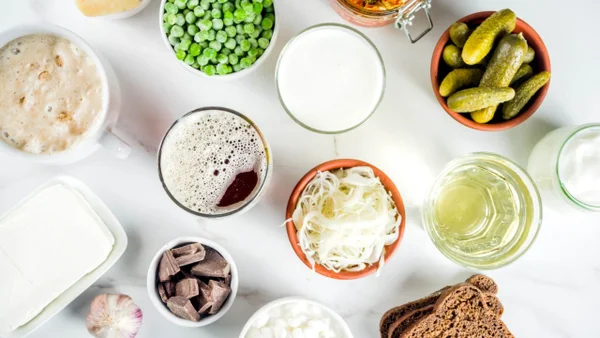 Los tres alimentos fermentados que ayudan a mejorar la digestión y la flora intestinal Los tres alimentos fermentados que ayudan a mejorar la digestión y la flora intestinal