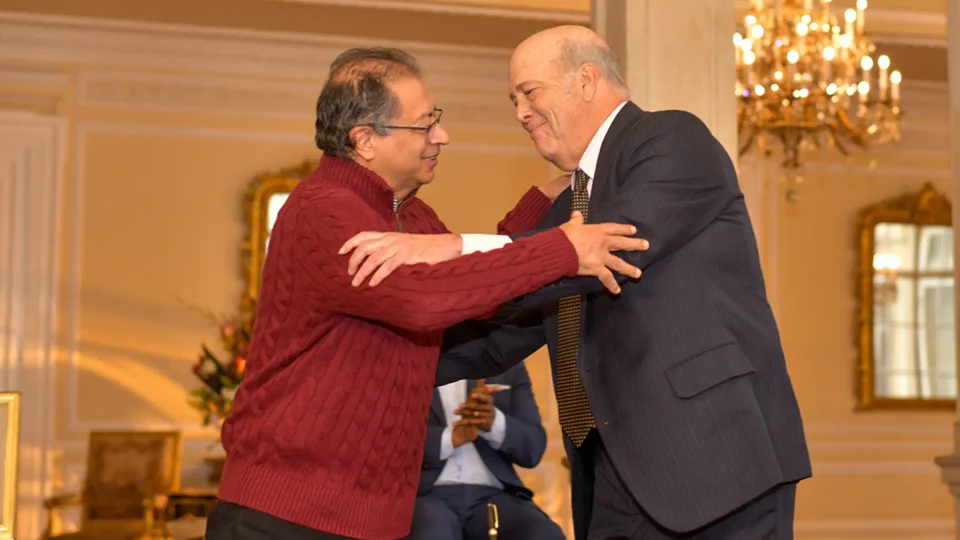 Presidente Gustavo Petro y embajador Daniel García - Peña.