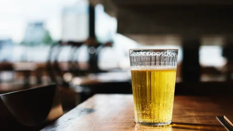 La mujer suministró sustancias tóxicas en las bebidas.