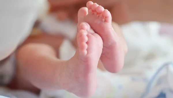 Ecuatoriana murió y su bebé quedo gravemente herido tras ataque explosivo contra la Policía de Suárez, Cauca